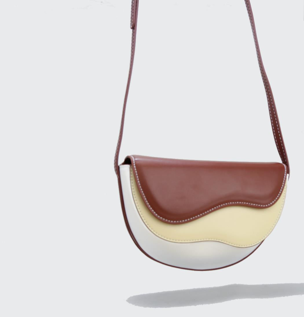 Контрастная изогнутая сумка-седло в турецком стиле