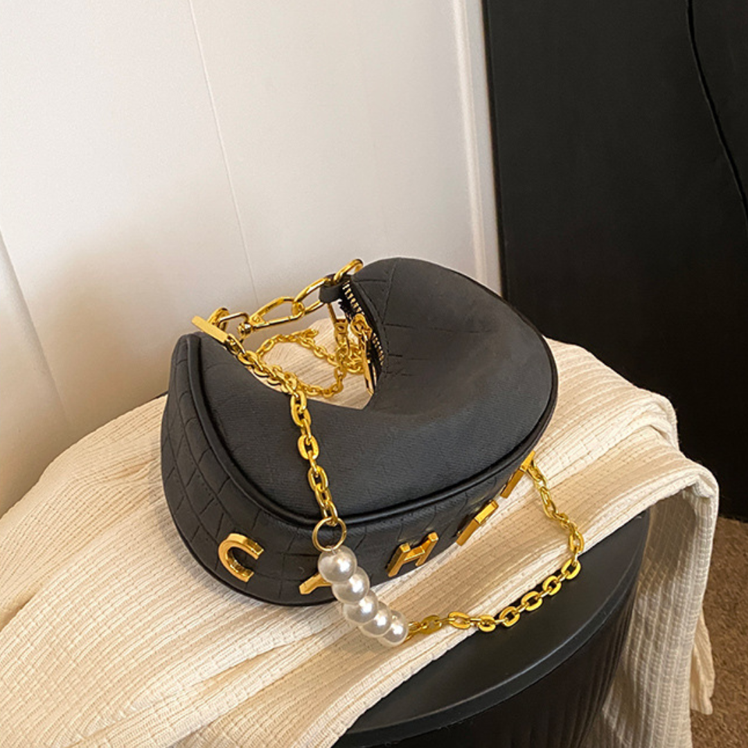 Сумка-мессенджер Mini Saddle в стиле Chanel с бриллиантами из денима