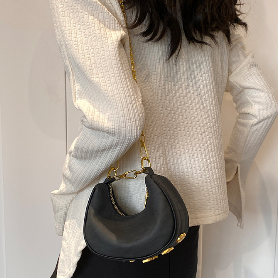 Сумка-мессенджер Mini Saddle в стиле Chanel с бриллиантами из денима