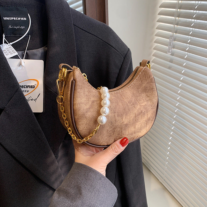 Сумка-мессенджер Mini Saddle в стиле Chanel с бриллиантами из денима