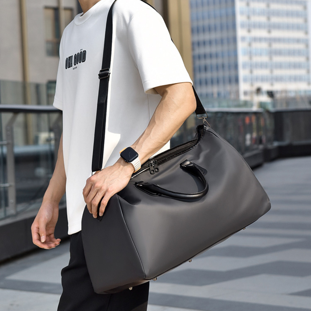Большая вместительная спортивная и фитнес-сумка Messenger Duffle